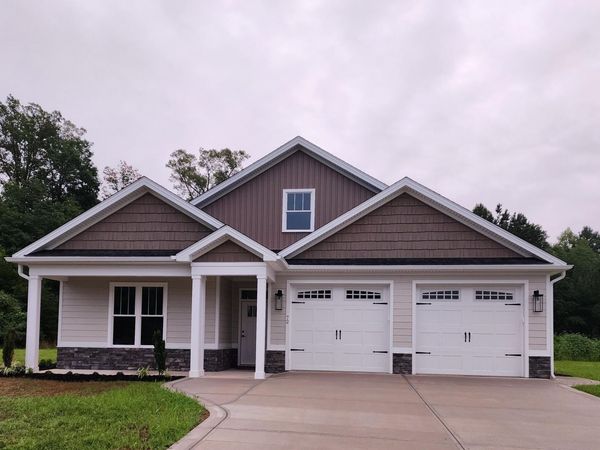 72 Carriage Homes DR, Moneta, VA 24121