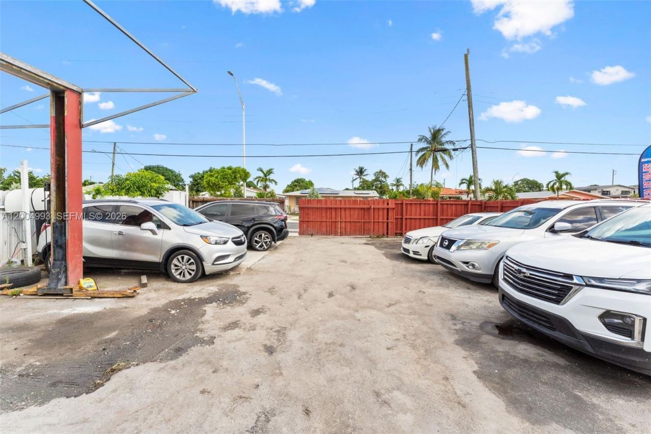 10301 NW 27th Ave , Miami, FL 33147 Photo