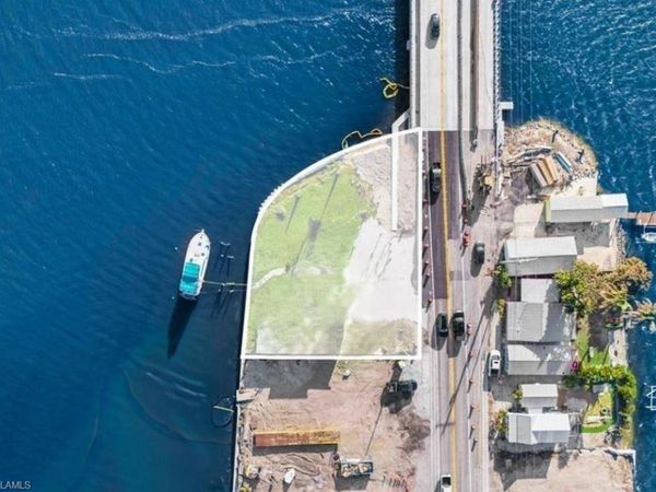 4767 Pine Island RD NW, MATLACHA, FL 33993