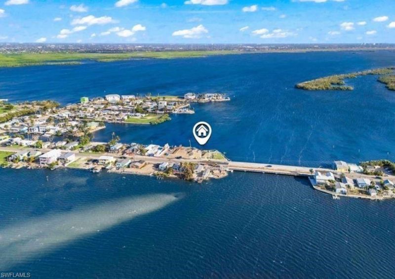 4767 Pine Island Rd Nw, Matlacha, FL 33993 Photo