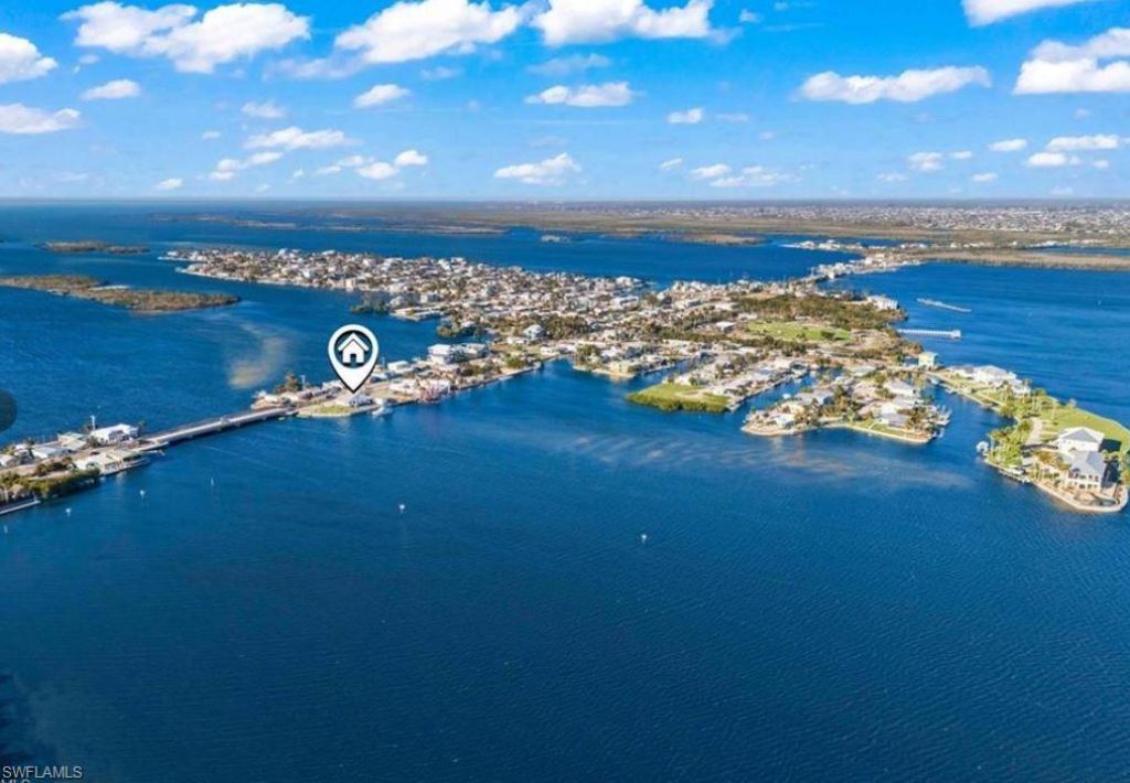 4767 Pine Island Rd Nw, Matlacha, FL 33993 Photo