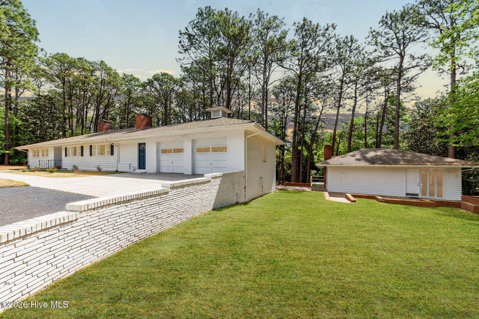1010 Bion Butler Road, Aberdeen, NC 28315 Main Photo