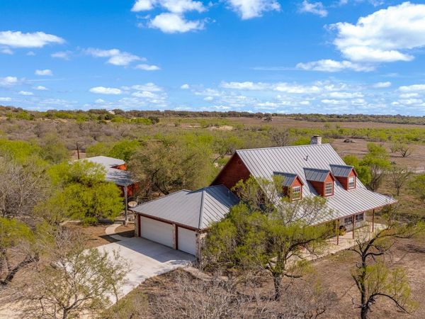 360 PRIVATE ROAD 4619, Castroville, TX 78009