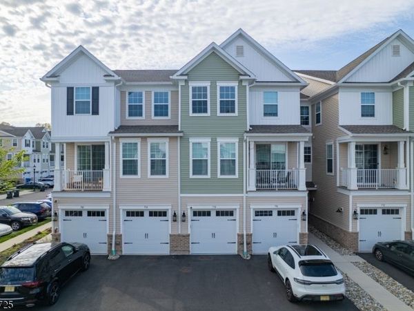 734 Station Rd, Dunellen, NJ 08812