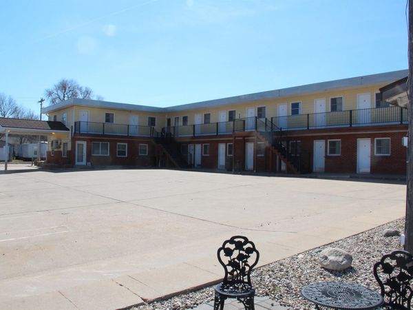 115 N River Street, Chamberlain, SD 57326