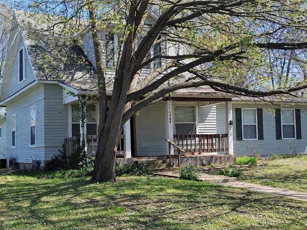 1703 S HARRISON Avenue, Sedalia, MO 65301