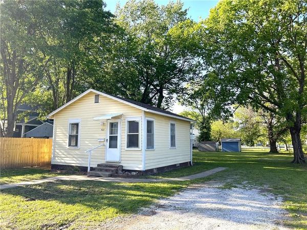 403 E Ashland Street, Nevada, MO 64772