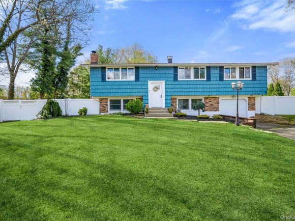 12 Branch Lane, East Setauket, NY 11733