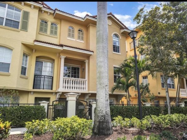 11850 Valencia Gardens Avenue, Palm Beach Gardens, FL 33410