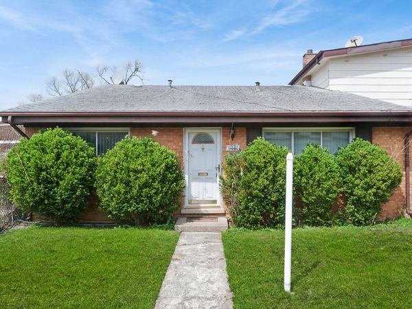 9481 Park Lane , Des Plaines, IL 60016