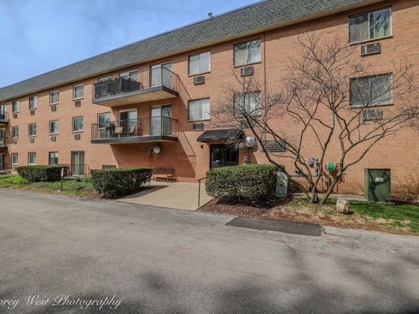 1052 N Mill Street , Unit 303, Naperville, IL 60563