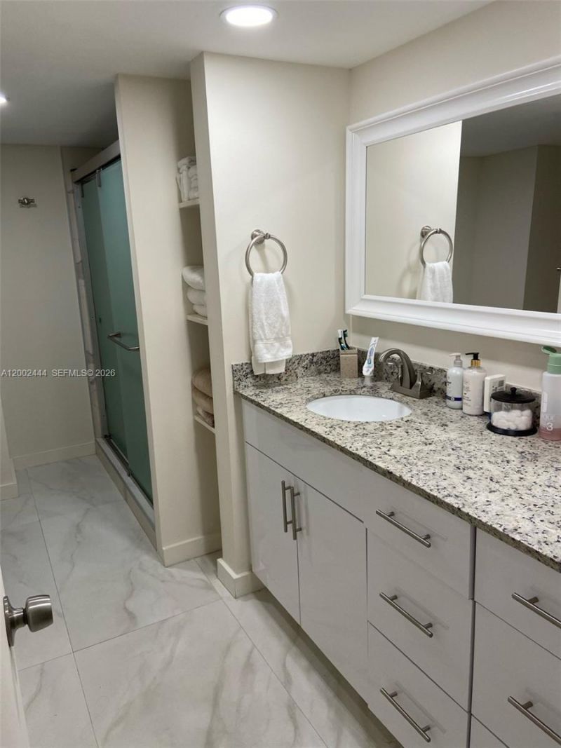 1833 S Ocean Dr , Unit 309, Hallandale Beach, FL 33009 Photo
