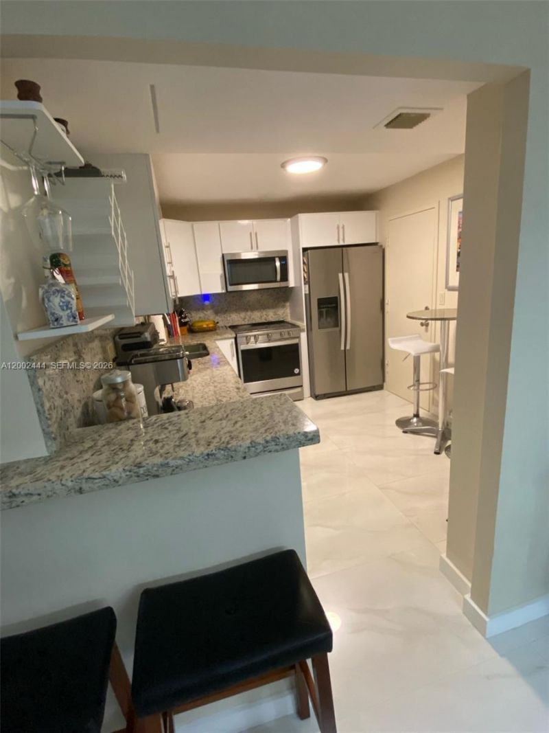1833 S Ocean Dr , Unit 309, Hallandale Beach, FL 33009 Photo