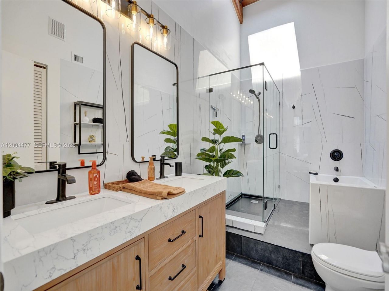 2667 S Parkview Dr , Hallandale Beach, FL 33009 Photo