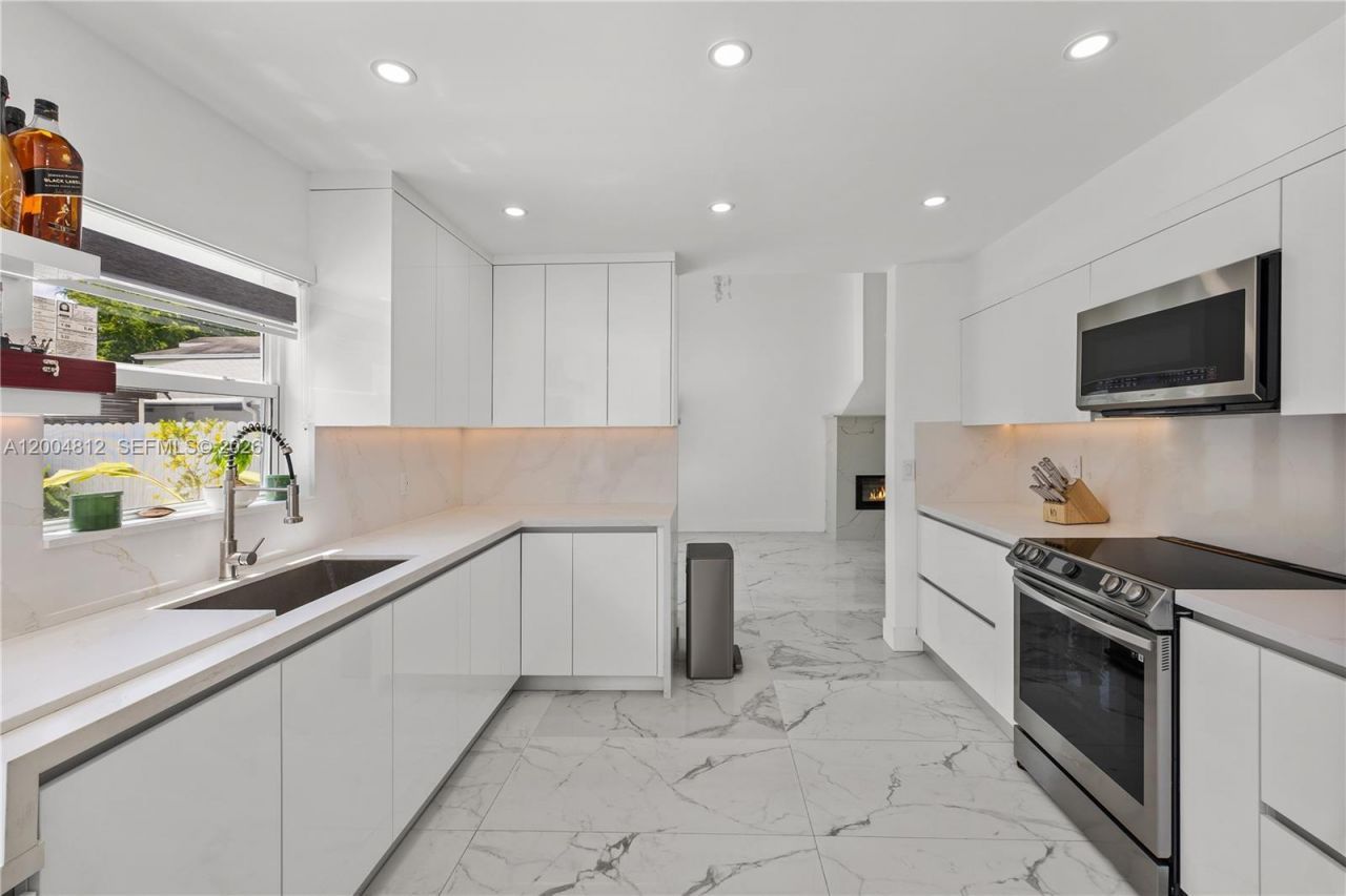 14446 SW 95th Ter , Miami, FL 33186 Photo