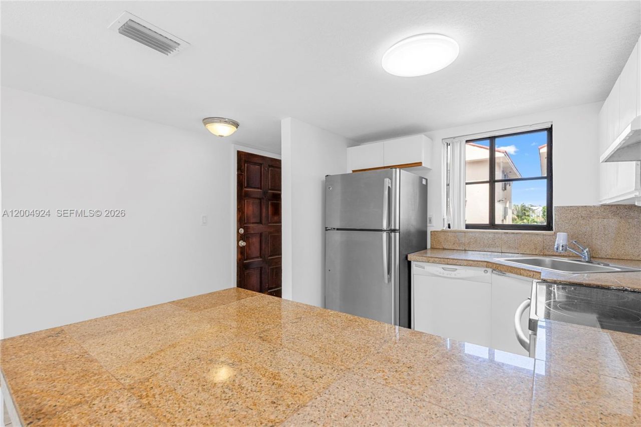 5580 W 26th Ct, Unit 209, Hialeah, FL 33016 Photo