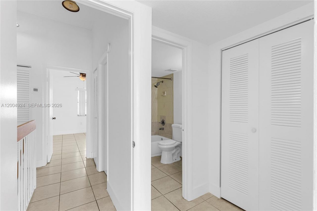 5580 W 26th Ct, Unit 209, Hialeah, FL 33016 Photo