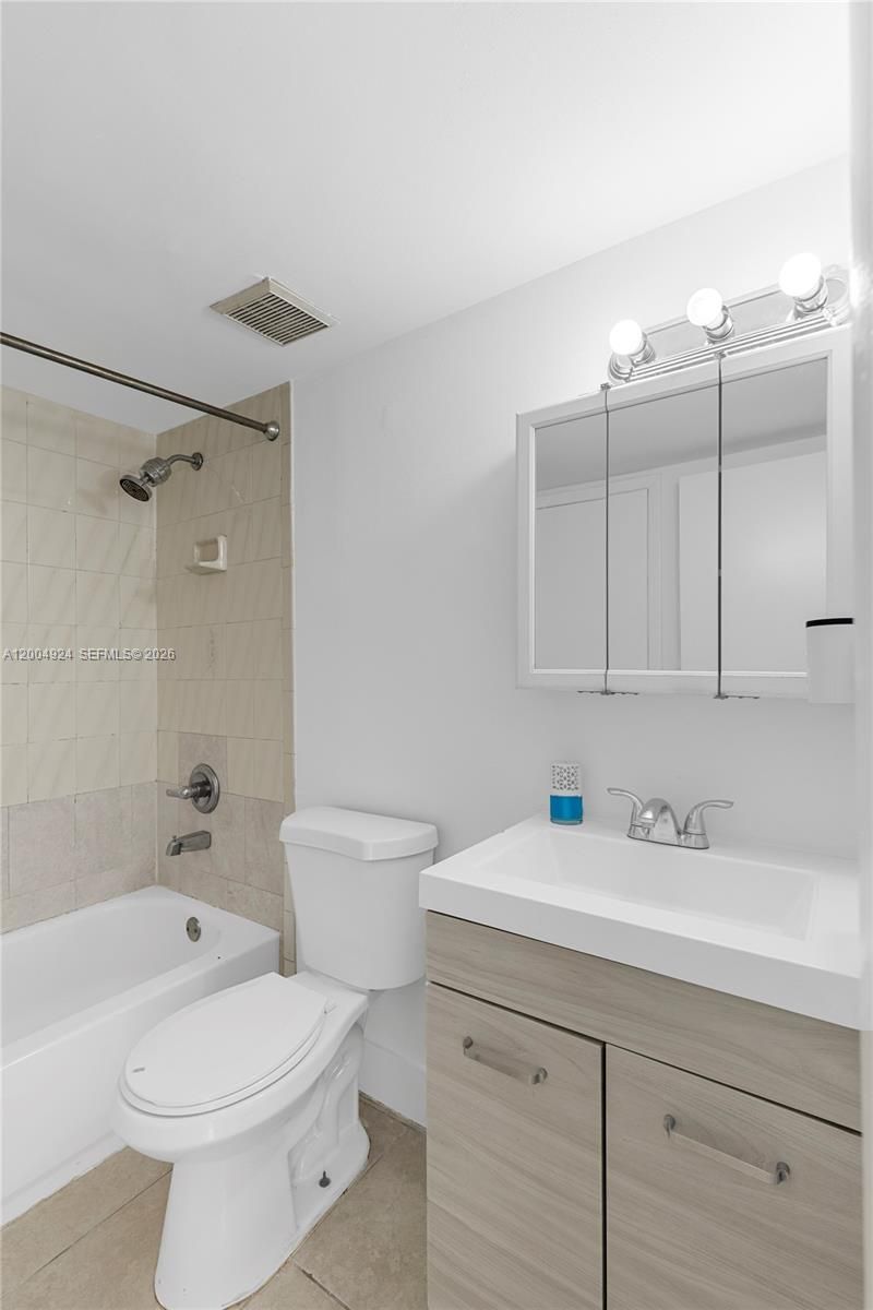 5580 W 26th Ct, Unit 209, Hialeah, FL 33016 Photo