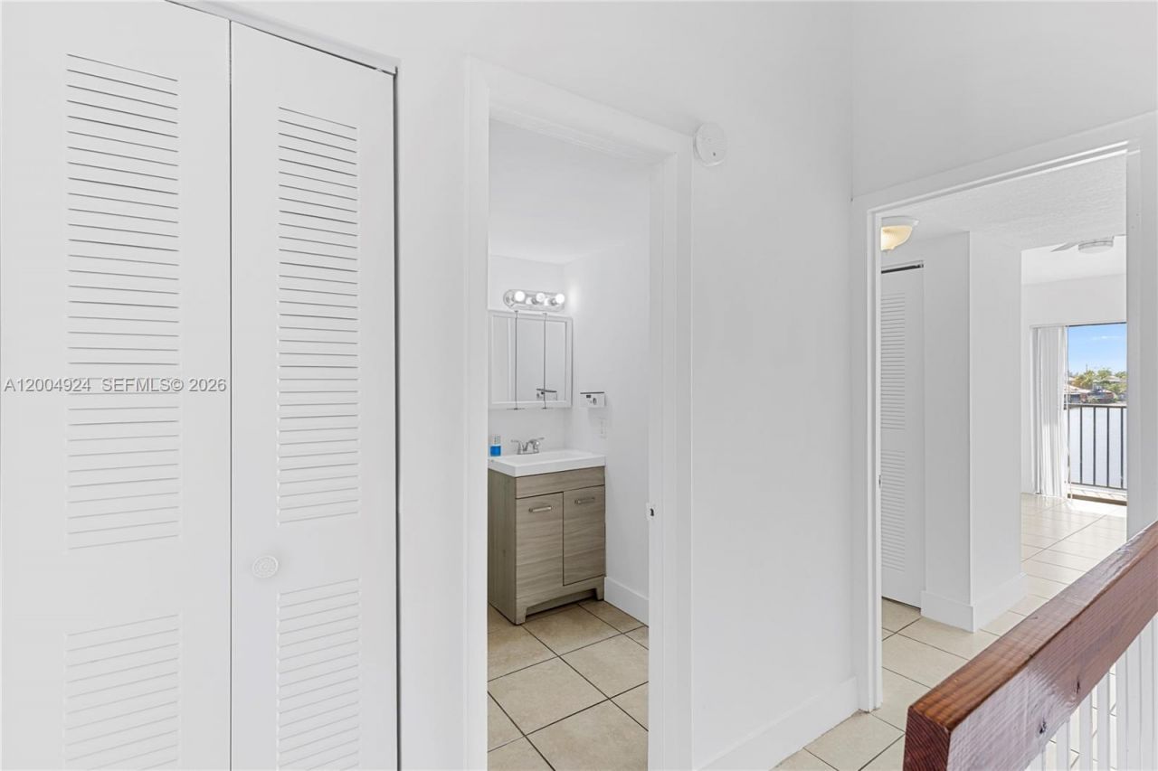 5580 W 26th Ct, Unit 209, Hialeah, FL 33016 Photo