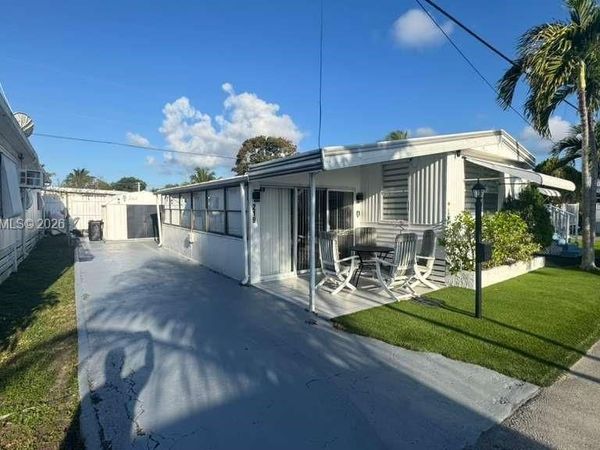 219 W Lake Dr , Unit 219, Pembroke Park, FL 33009