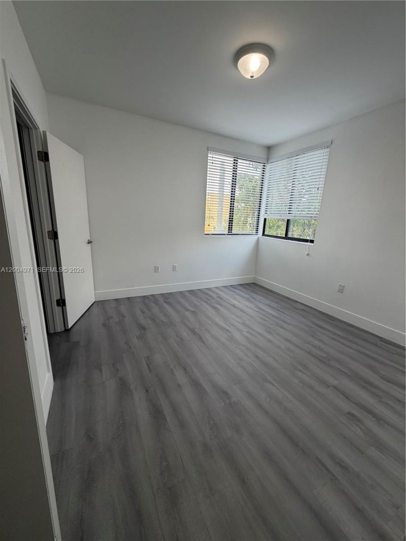 853 E 24th St, Unit 203, Hialeah, FL 33013 Photo