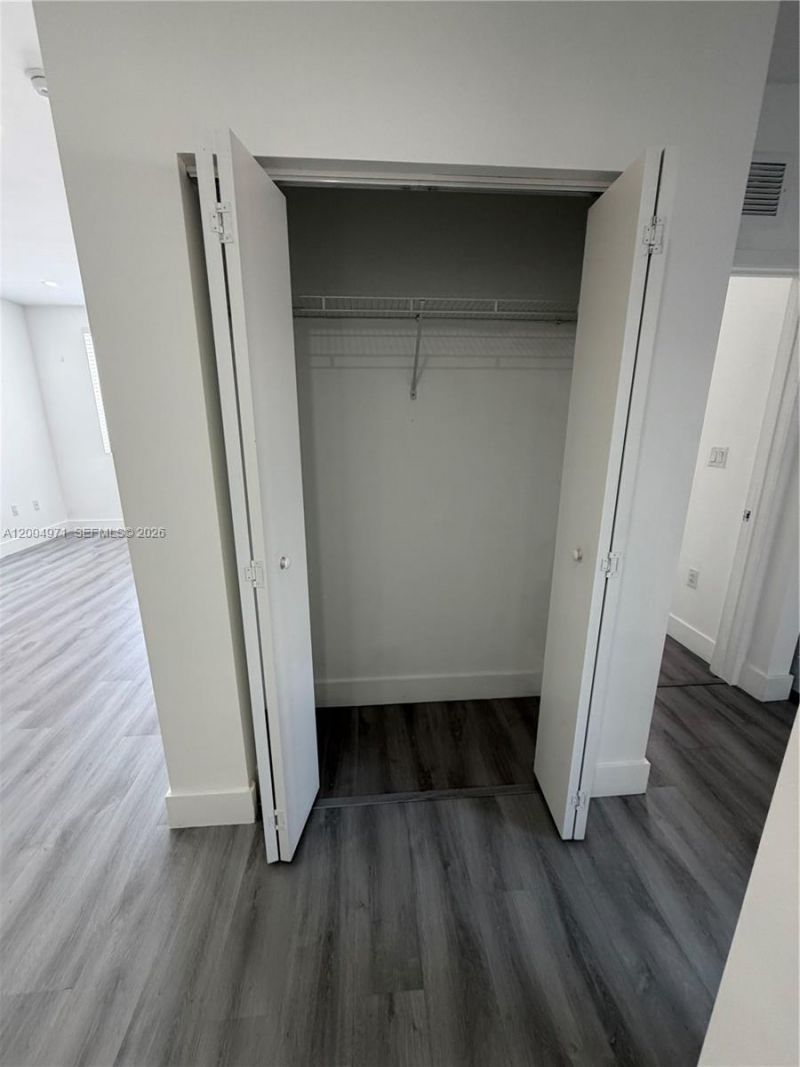 853 E 24th St, Unit 203, Hialeah, FL 33013 Photo
