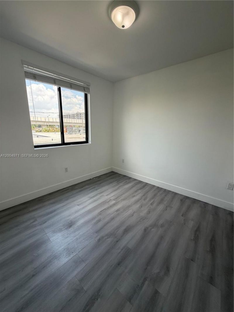 853 E 24th St, Unit 203, Hialeah, FL 33013 Photo