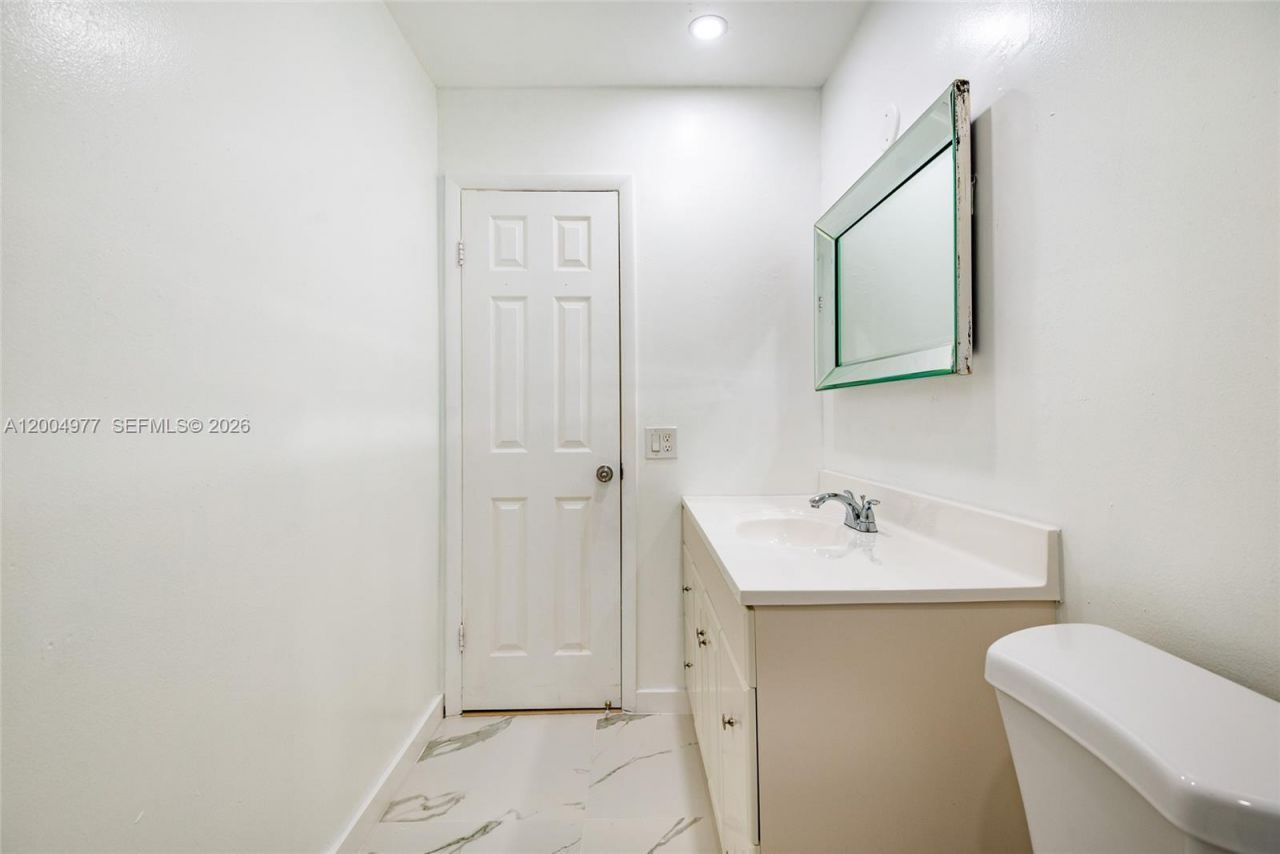 7920 Kimberly Blvd , Unit 305, North Lauderdale, FL 33068 Photo