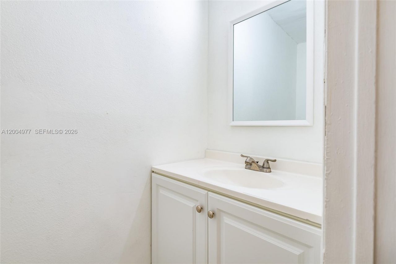 7920 Kimberly Blvd , Unit 305, North Lauderdale, FL 33068 Photo