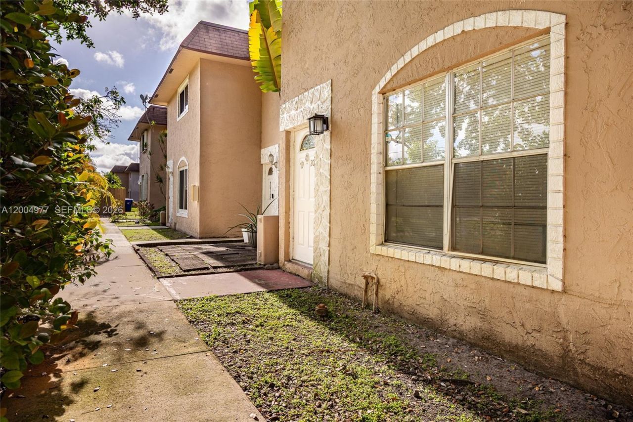 7920 Kimberly Blvd , Unit 305, North Lauderdale, FL 33068 Photo