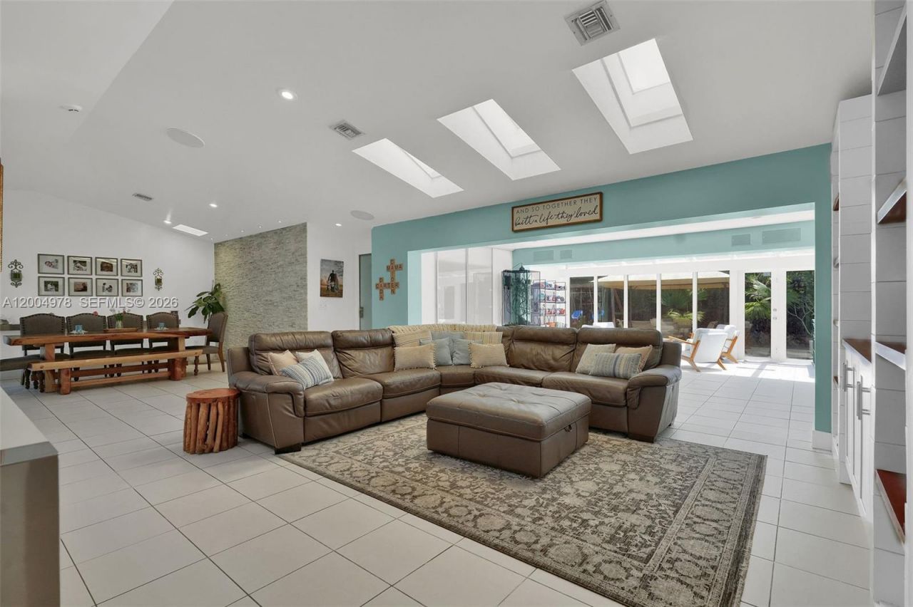 15540 SW 152nd Ter , Miami, FL 33187 Photo