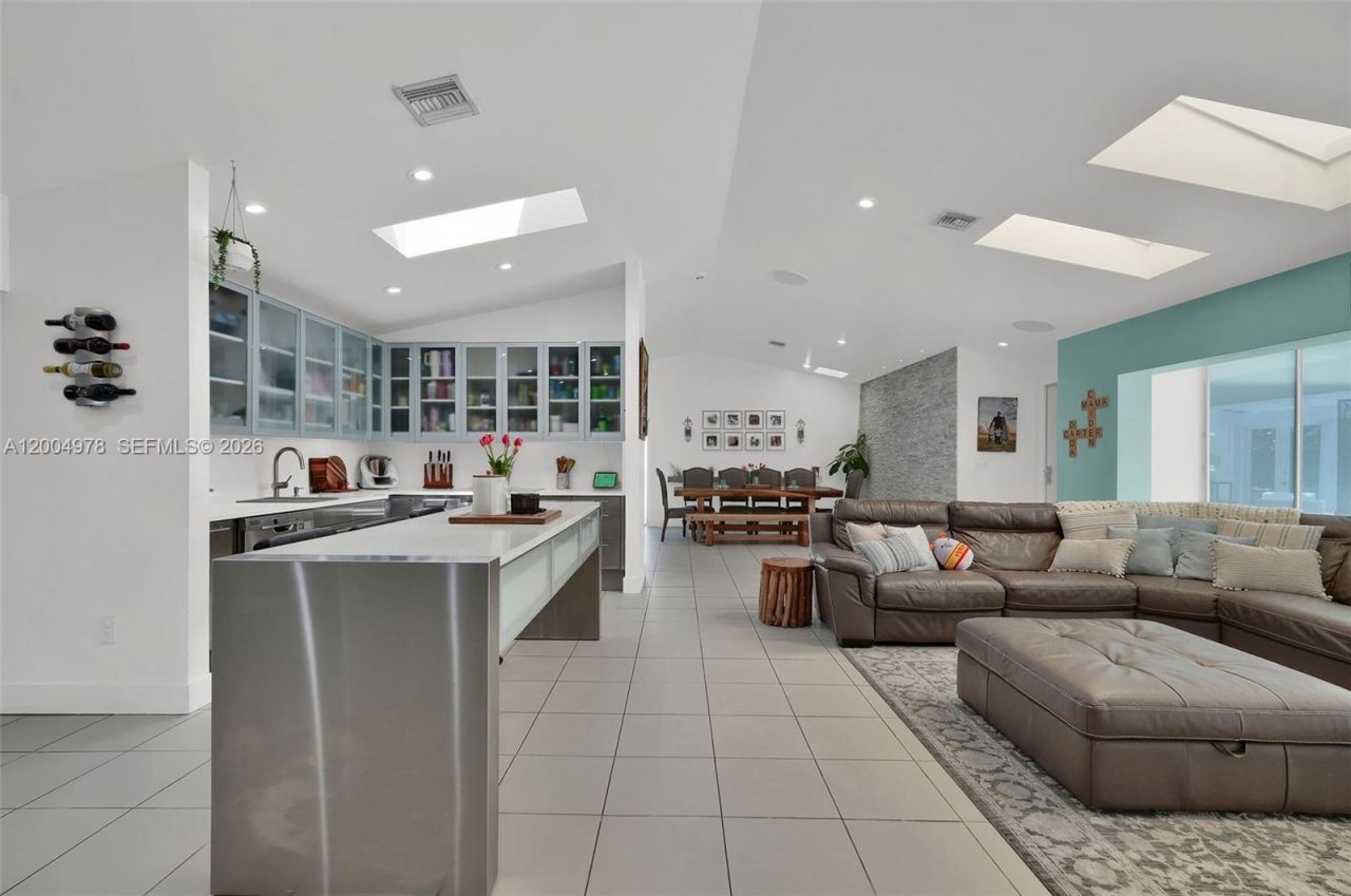 15540 SW 152nd Ter , Miami, FL 33187 Photo