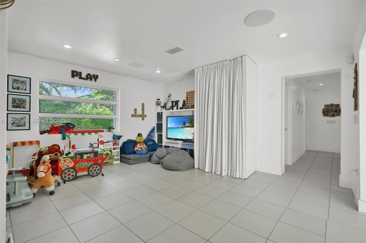 15540 SW 152nd Ter , Miami, FL 33187 Photo