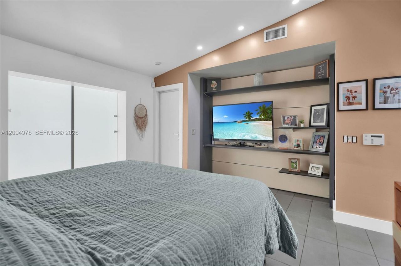 15540 SW 152nd Ter , Miami, FL 33187 Photo