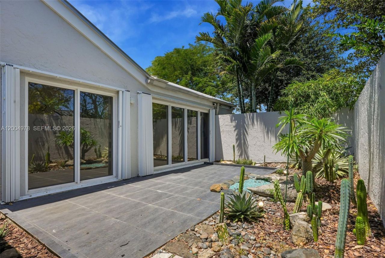 15540 SW 152nd Ter , Miami, FL 33187 Photo