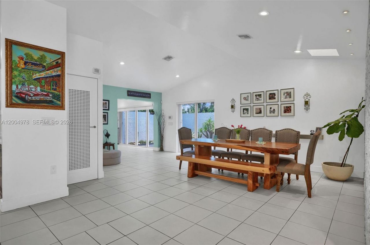 15540 SW 152nd Ter , Miami, FL 33187 Photo