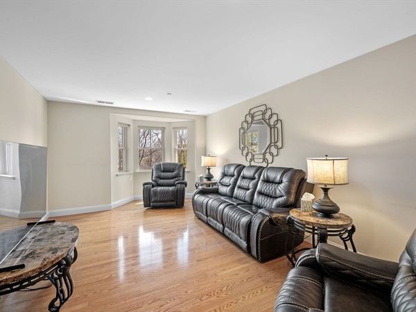 120 Wyllis Ave, Unit 315, Everett, MA 02149