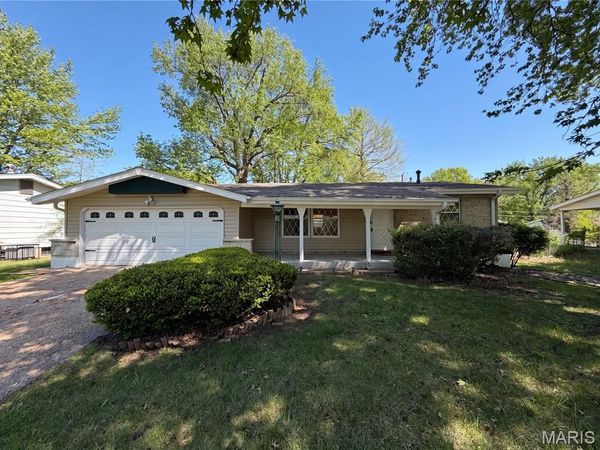 1321 Petite Drive, St Louis, MO 63138