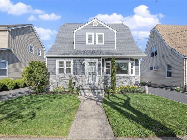 13 Spruce Street , Hicksville, NY 11801