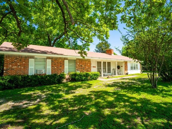 200 E San Saba Street , Wortham, TX 76693