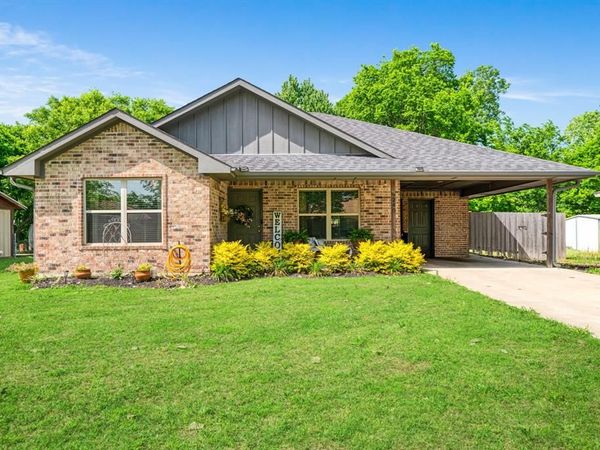 240 Elizabeth Lane , Blossom, TX 75416