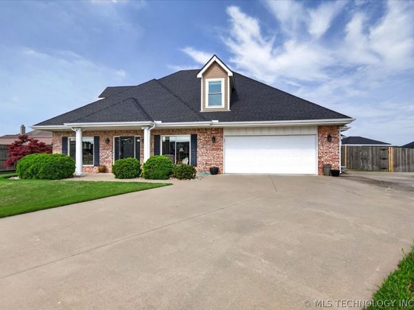 5637 Chickering Court , Bartlesville, OK 74006