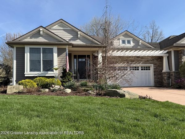 605 Ibis Circle, East Lansing, MI 48823