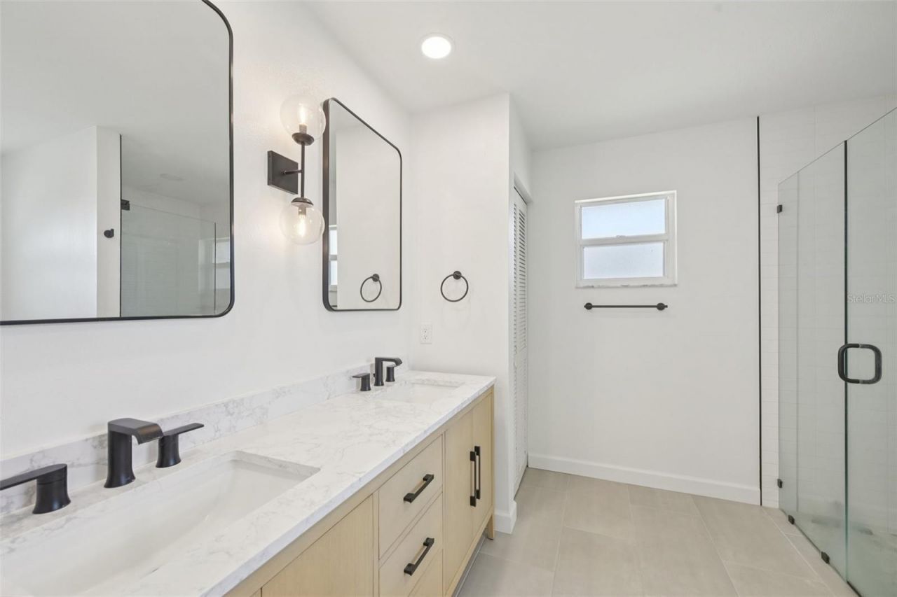 5495 Cynthia Lane , Sarasota, FL 34235 Photo