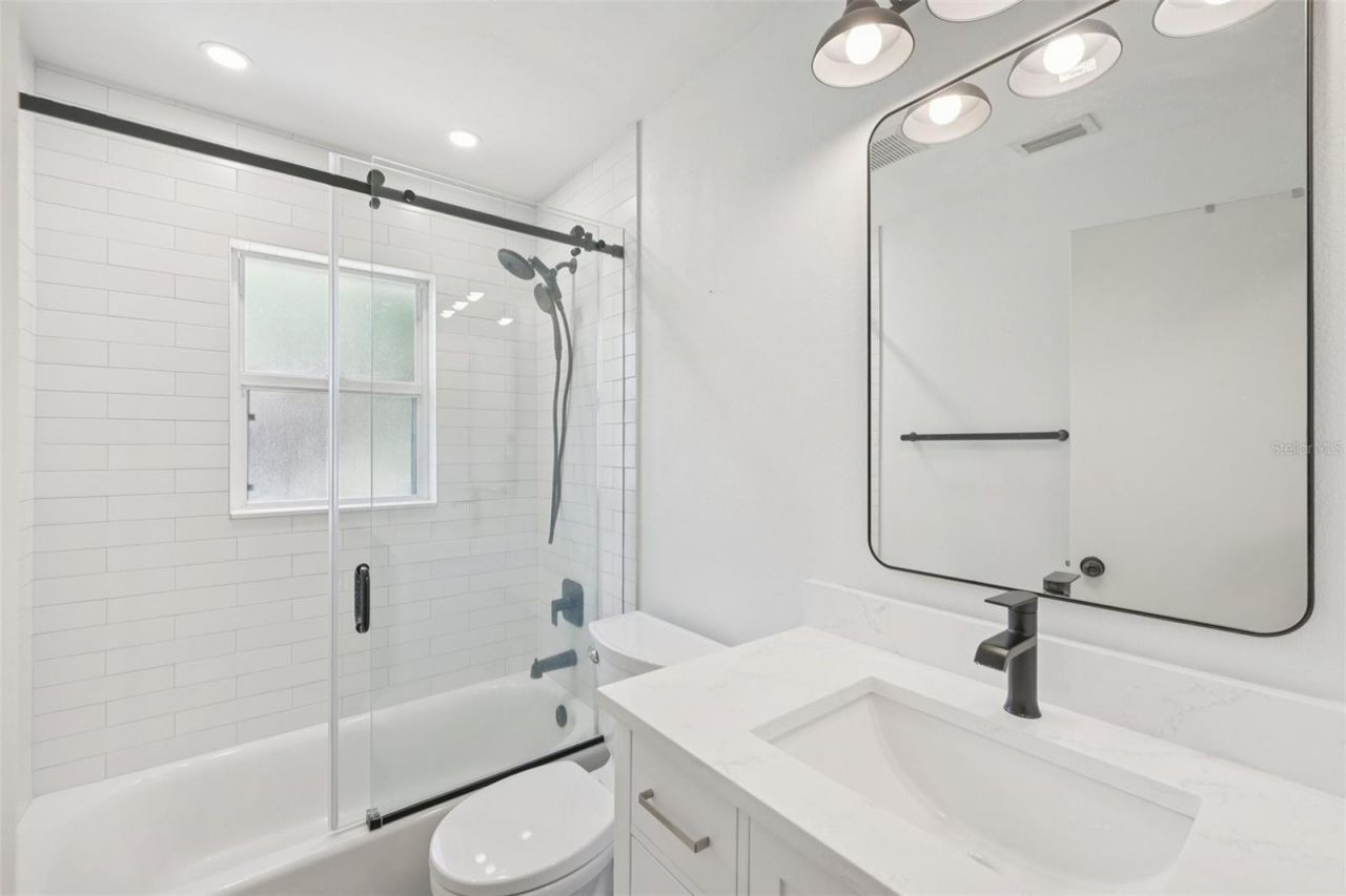 5495 Cynthia Lane , Sarasota, FL 34235 Photo