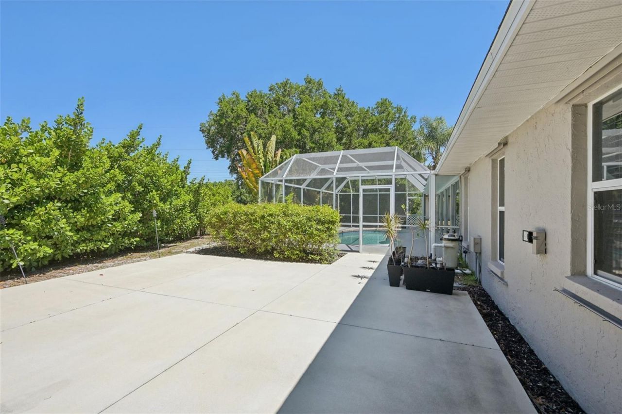 5495 Cynthia Lane , Sarasota, FL 34235 Photo