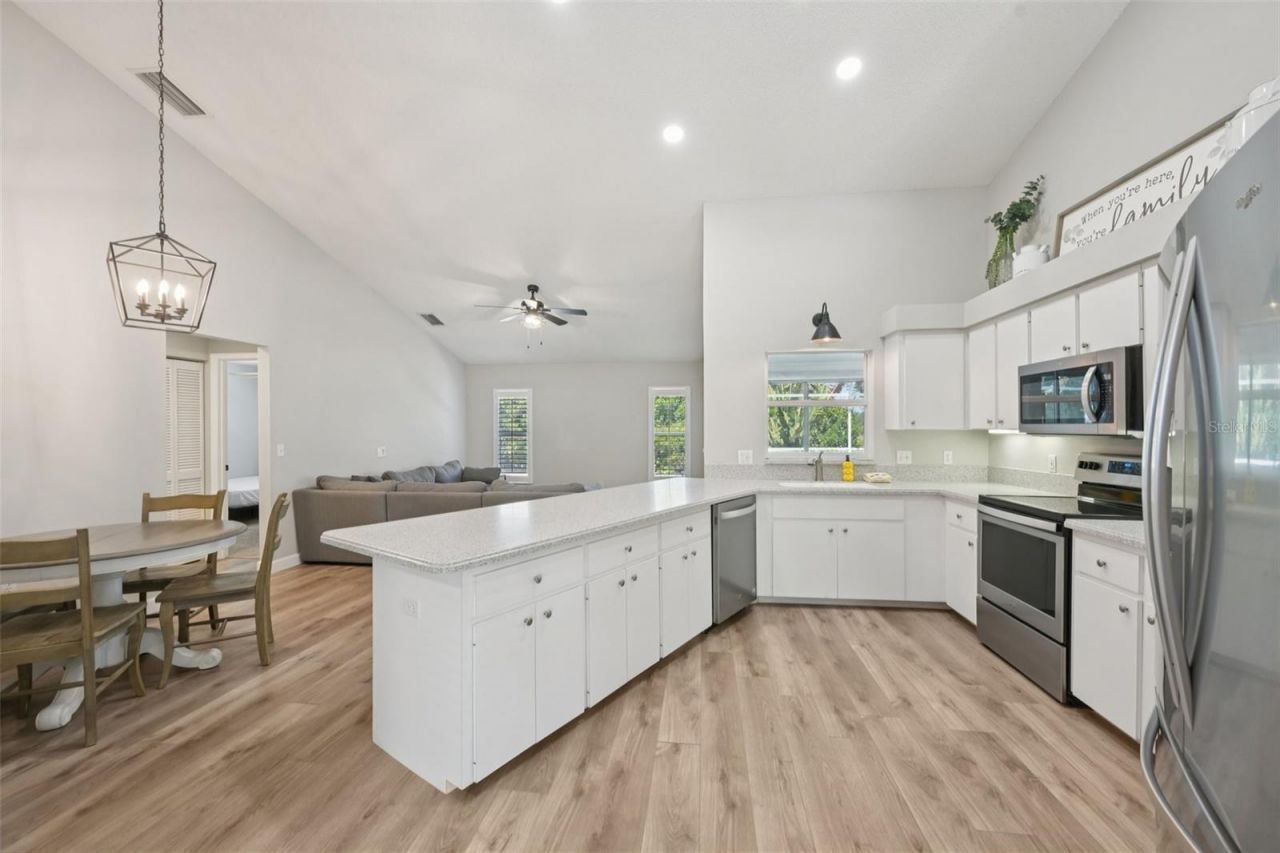 5495 Cynthia Lane , Sarasota, FL 34235 Photo