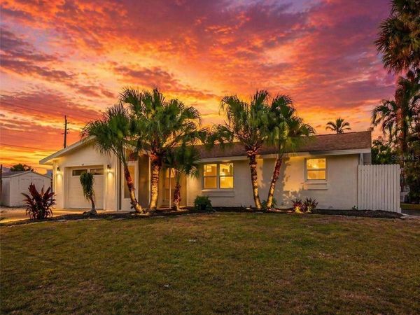 761 S VENICE BOULEVARD , VENICE, FL 34293