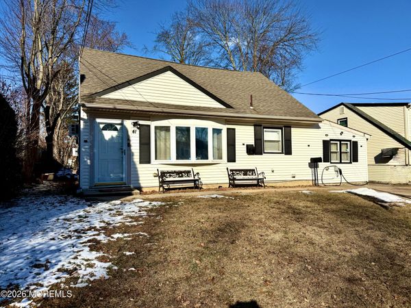 41 Pinetree Drive, Parlin, NJ 08859