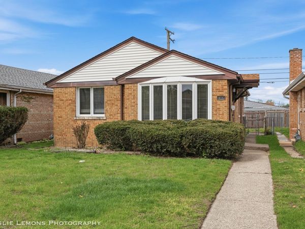 10142 S California Avenue , Evergreen Park, IL 60805